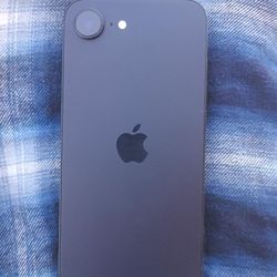 iPhone 16 E 