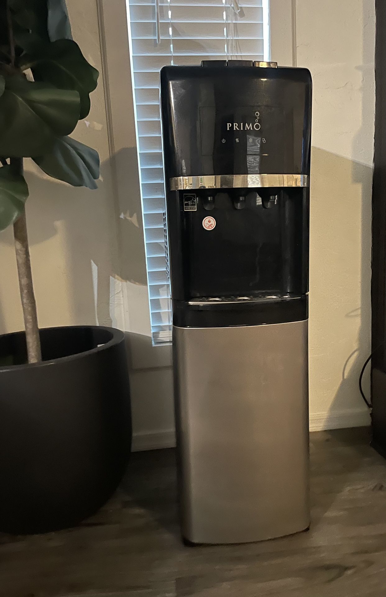 Bottom Load Water Dispenser