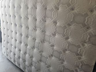 Queen Mattress And Box Spring
