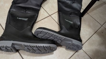 New Men size 10  Dunlop  protective foot wear