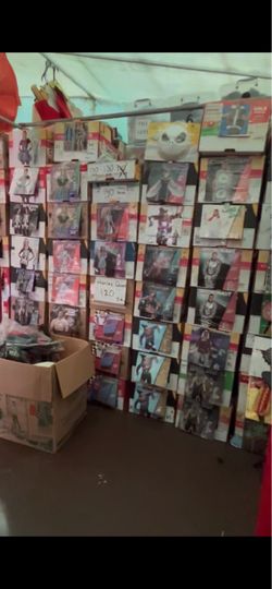 Hundreds of diffrent holloween costumes all new