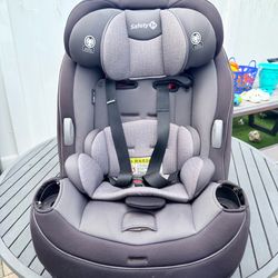 Selling a Safety 1st infant car seat.