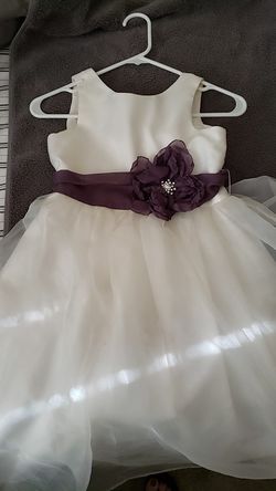 Flower girl dress size 10-12. $25.00 obo