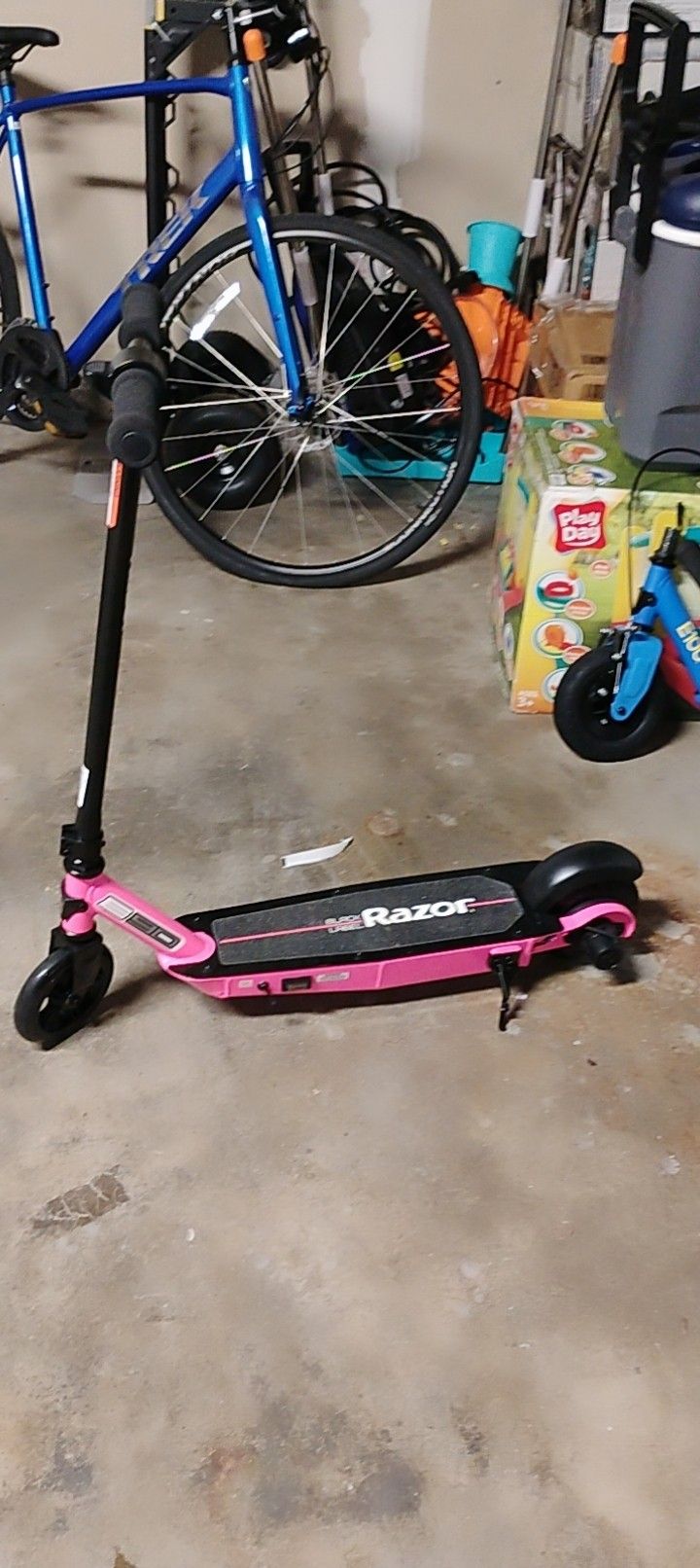 Brand New Still In The Box" Razors E90"For Kids
