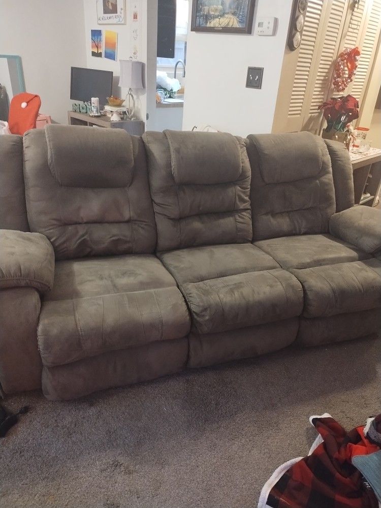 Couch And loveseat Free*Pick Up Pending 12/28
