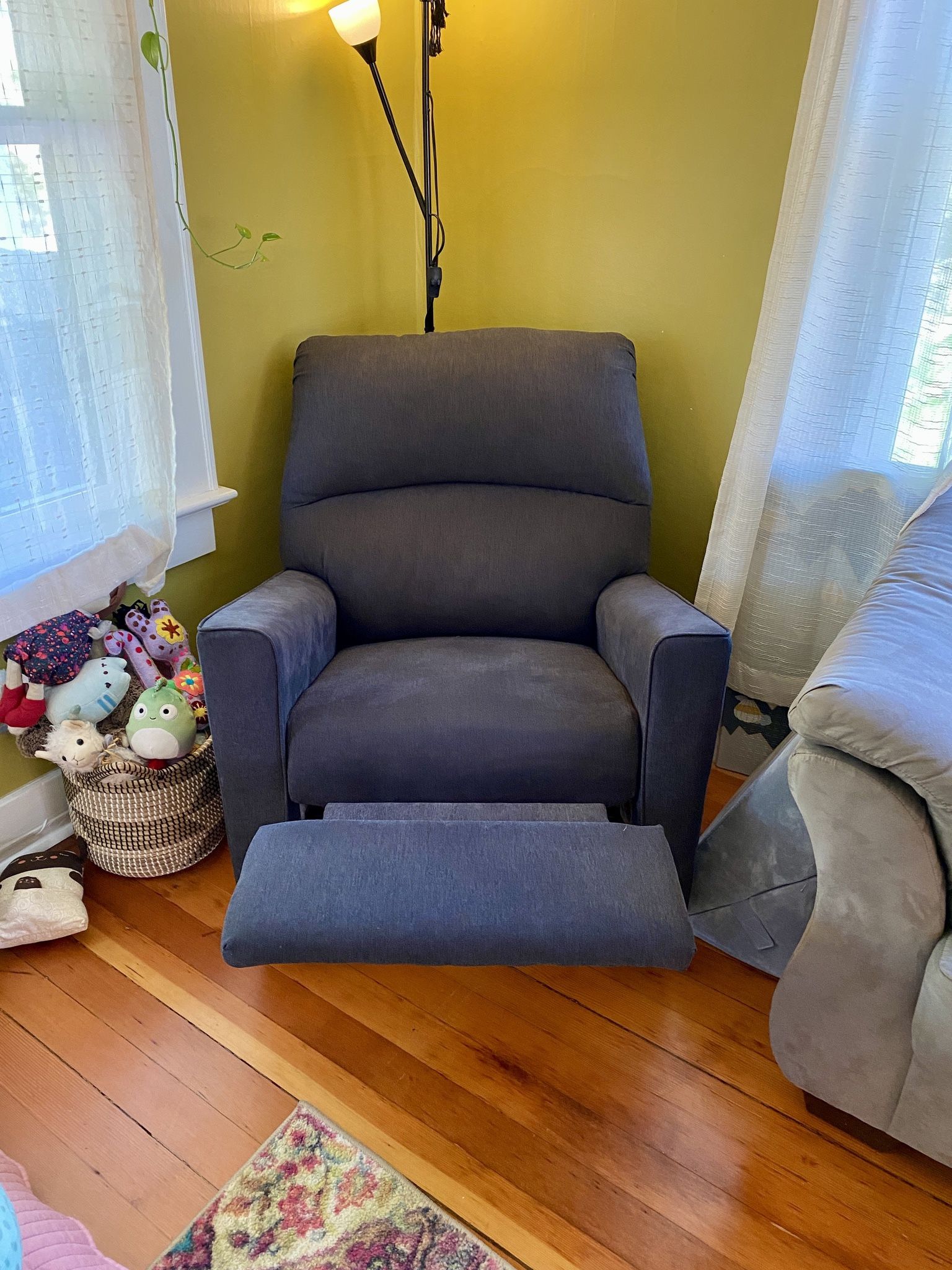 Dark gray recliner/sofa chair — in great condition!