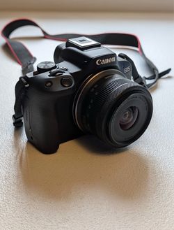 Canon r50 camera