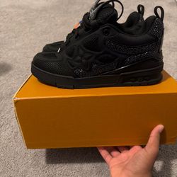Black lv skates