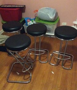4 bar stools