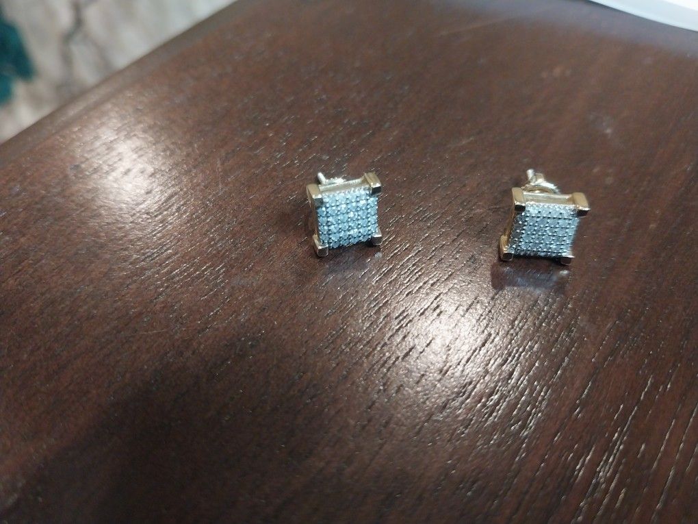Gold And Diamond Earrings 