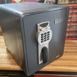 Safe First Alert New With Keys/ Paperwork 