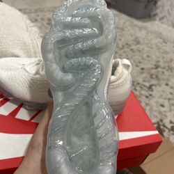 Nike flyknit shoes women size 10