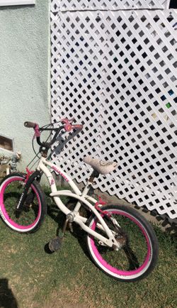 Hello kitty bike