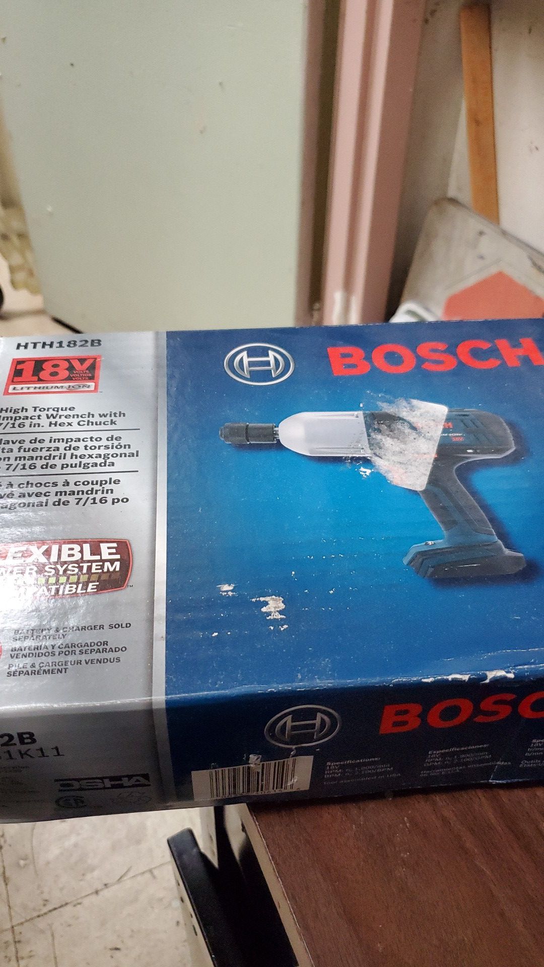 Bosch high torque impact wrench with 7/16in. Hex Chuck