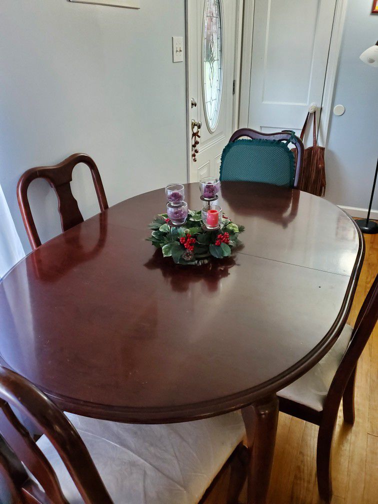 Dining Room Table With Four Chairs