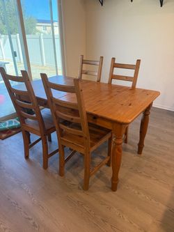 Kitchen Table & chairs