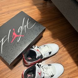 Jordan 4 Retro Cement