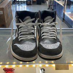 NIKE AIR JORDANS SIZE 9