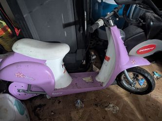 Razor Bella Kids Electric Scooter – Purple