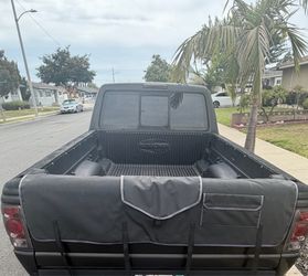 Truck tailgate bike pad