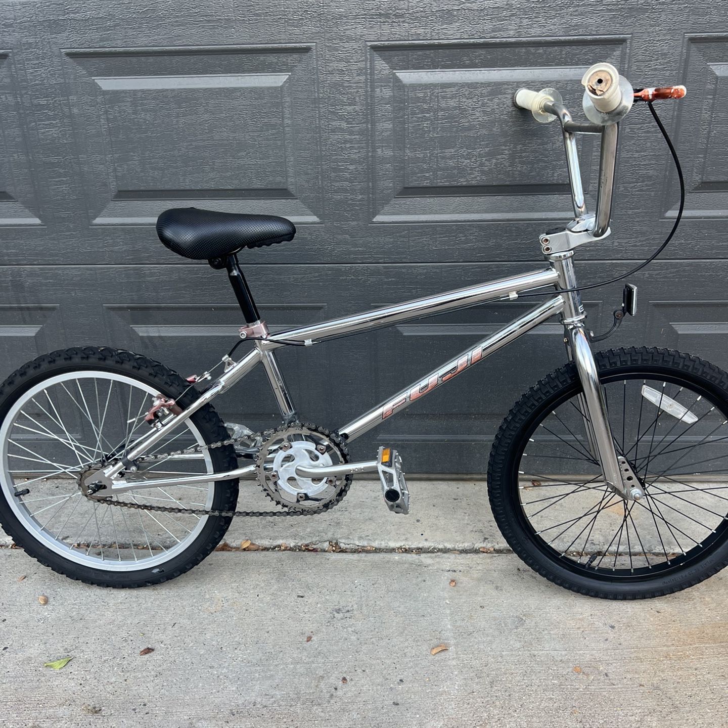 3 wheeled sit down bike