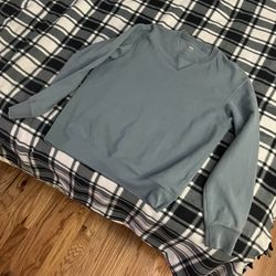 Uniqlo solid color sweatshirt