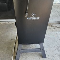 Master Built Smoker