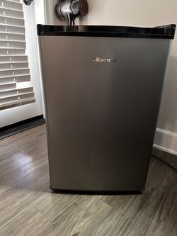 Hisense Mini Fridge