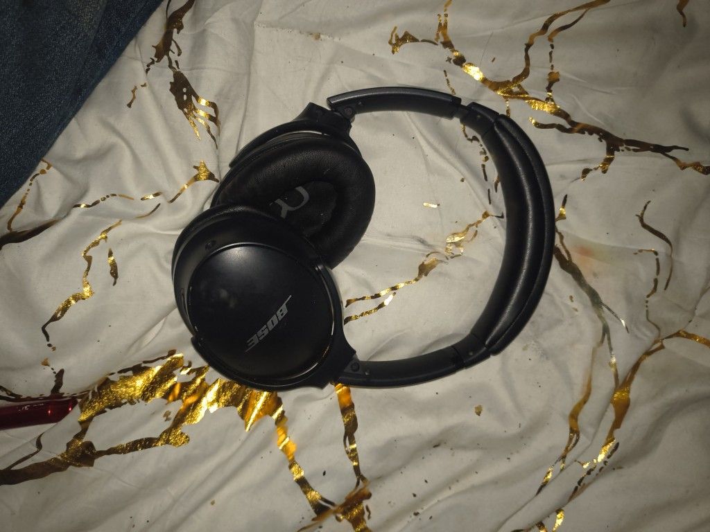 Bose Quiet comfort Bluetooth Wireless Noise Cancelling Headphones