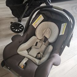Chicco KeyFit 30 Infant Car Seat and Base 