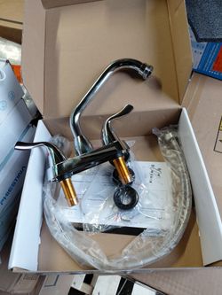 Phiestina 4" centerset Bathroom Sink Faucet In chrome