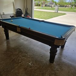 BRUNSWICK POOL TABLE 