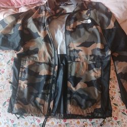 Women's Army Fatigue Extra Small North Face Windbreaker