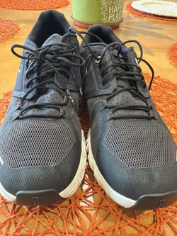 ON CLOUD Running Shoe Size W10