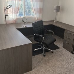 Large U-Shaped / L-Shaped Executive Office Desk - 107x71