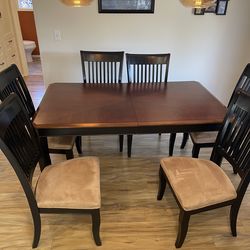Dining Room Table with leaf and 6 chairs