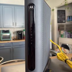 Motorola 24x8 Cable Modem plus AC1900 Router
