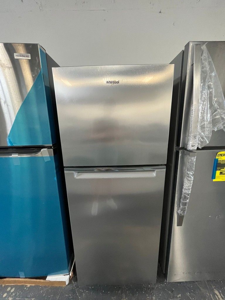 Refrigerator Whirpool 24 X 24 Inch Wide Great Condition