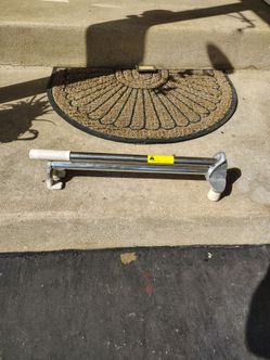 Outboard motor lifter
