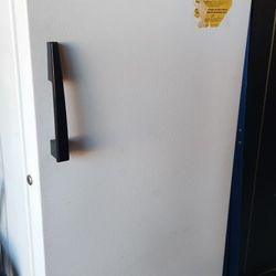 Roper Upright Freezer