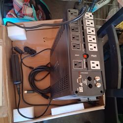 CyberPower- BRG1500AVRL- Intelligent LCD Series 1500 VA 900 Watts 12 Outlets UPS