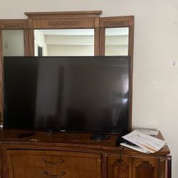 60” Sharp LED LCD SmartTV /google Chrome