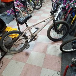 2004 DK Four Pack BMX Bike