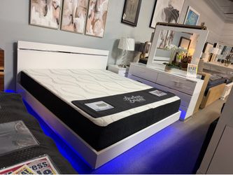 Perfect led bedroom set! Easy financing. 🎉❤️😍