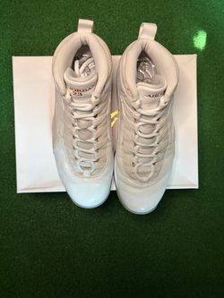 Air Jordan retro 10 OVO white size 10 very clean in great condition with shoe box.