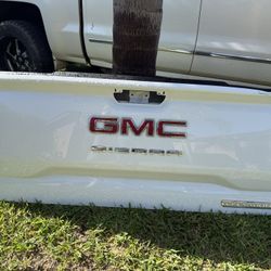 2023 GMC Sierra Tailgate