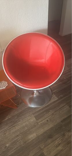 Chrome swivel chair