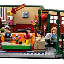 Built Friends Central Perk Lego set (#21319)