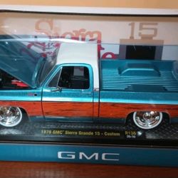 2025 M2 Machines 1976 GMC Sierra Grande 15 Custom - R136 - Limited Edition
