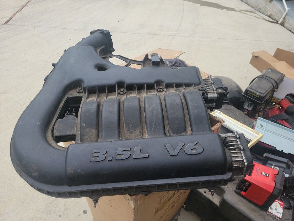 Chrysler 300 Intake 3.6 Liter